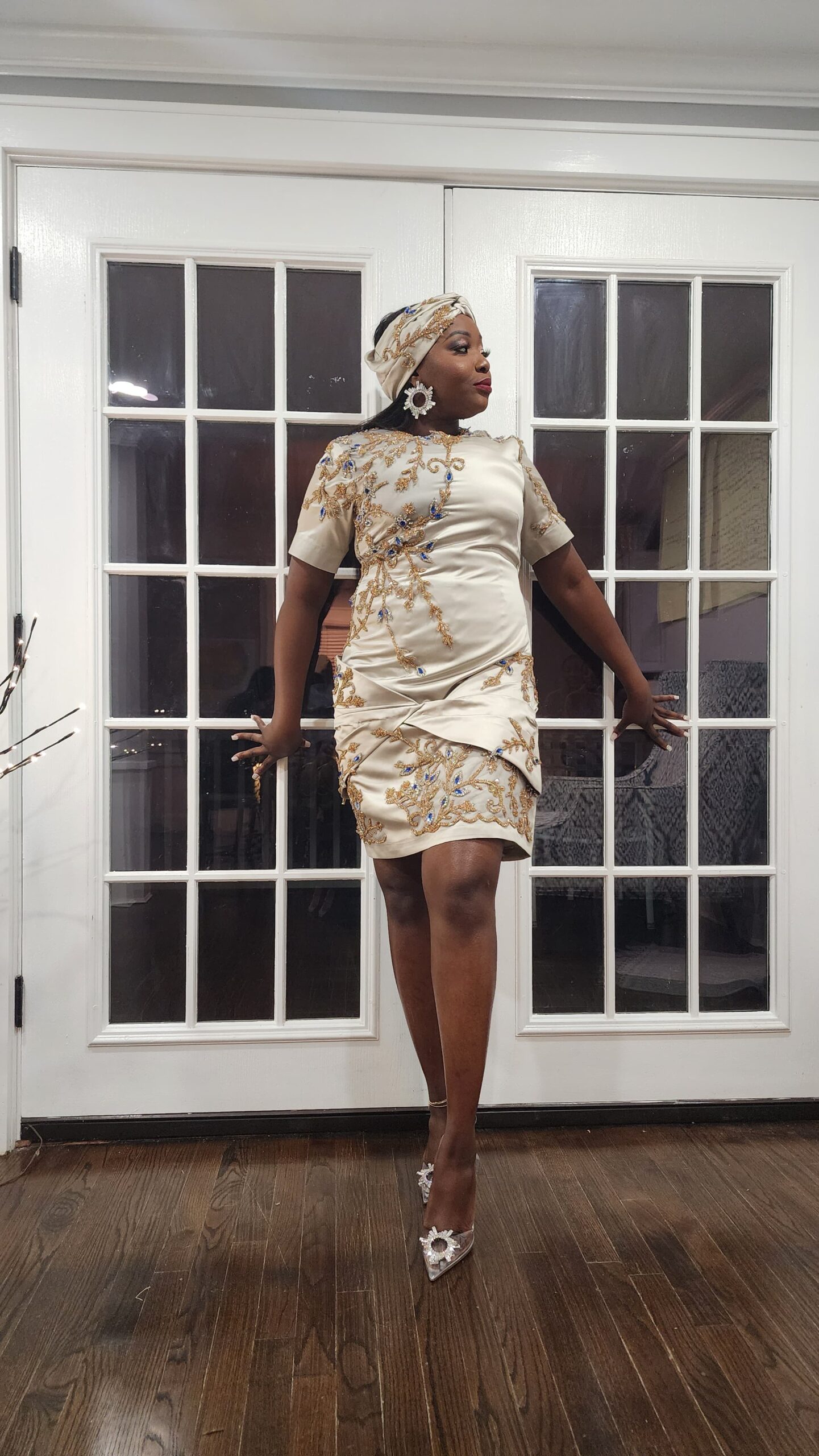 lady wearing a beautify gown